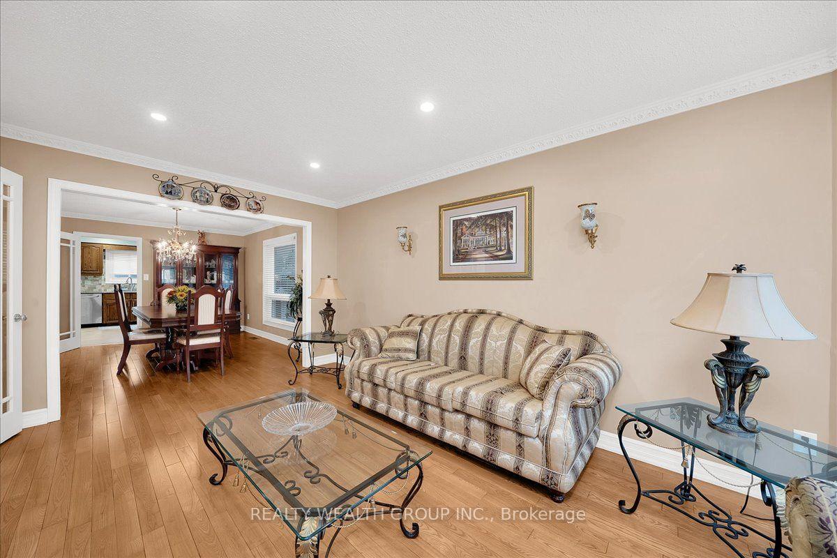 Photo 9 of 1576 Saugeen Drive, Pickering, Amberlea — HOMEH