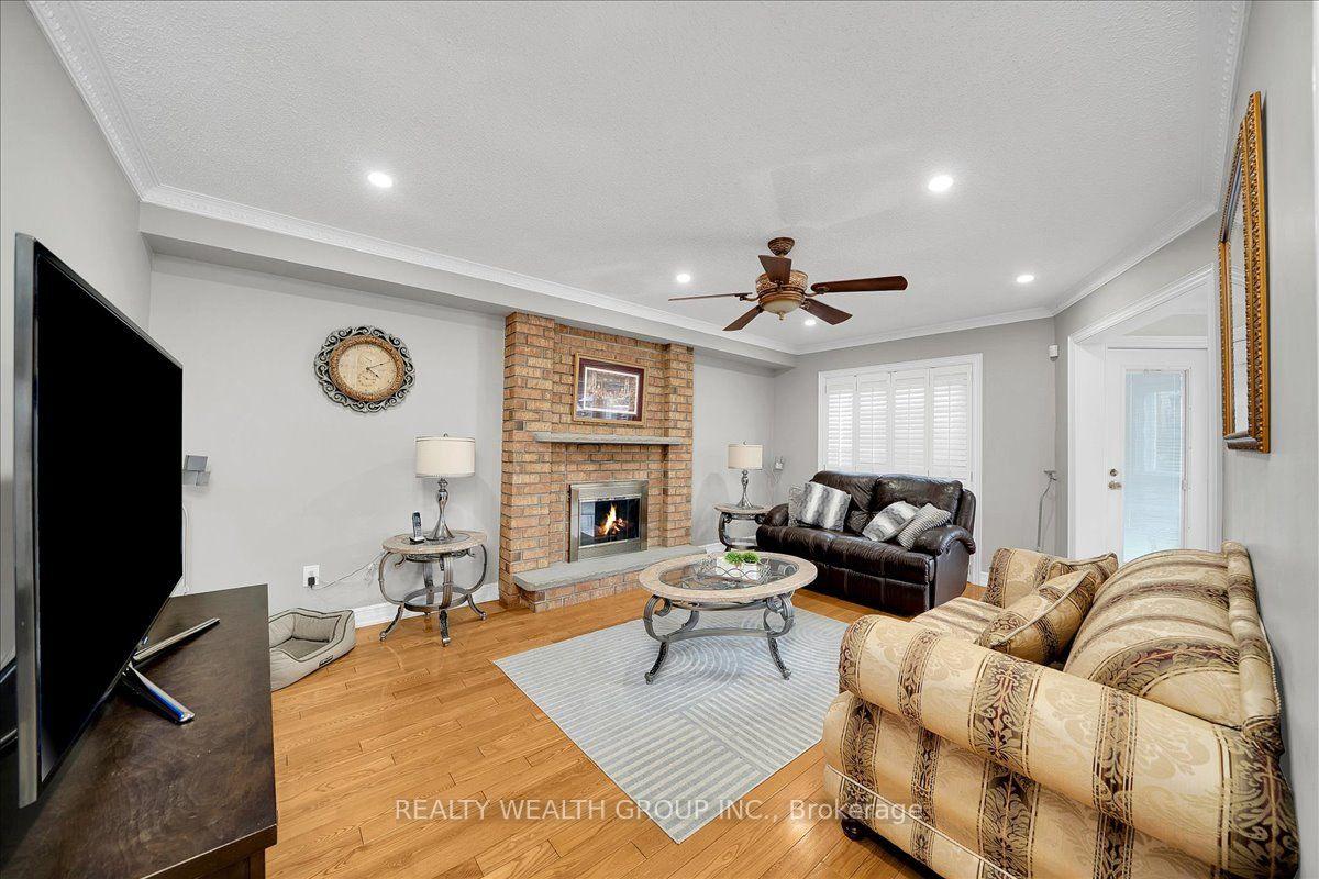 Photo 13 of 1576 Saugeen Drive, Pickering, Amberlea — HOMEH