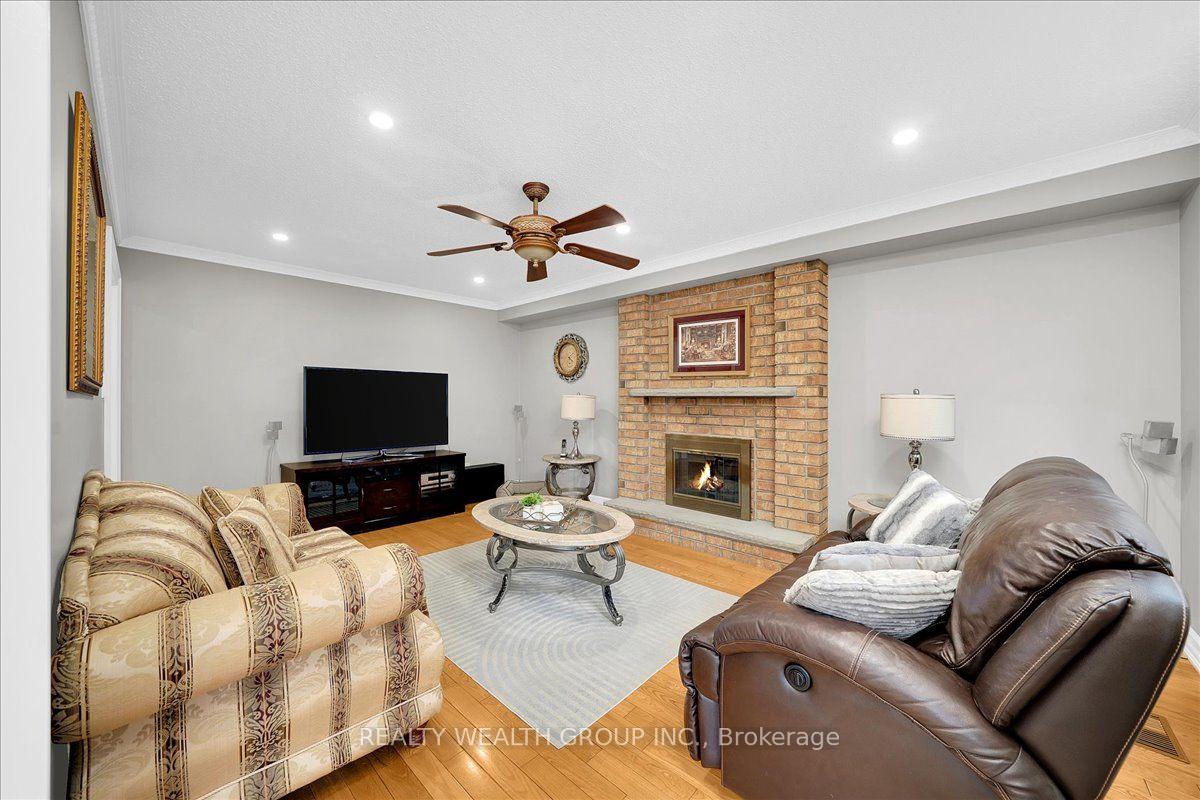 Photo 14 of 1576 Saugeen Drive, Pickering, Amberlea — HOMEH