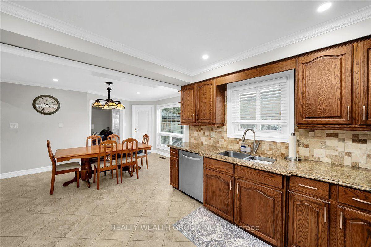 Photo 16 of 1576 Saugeen Drive, Pickering, Amberlea — HOMEH