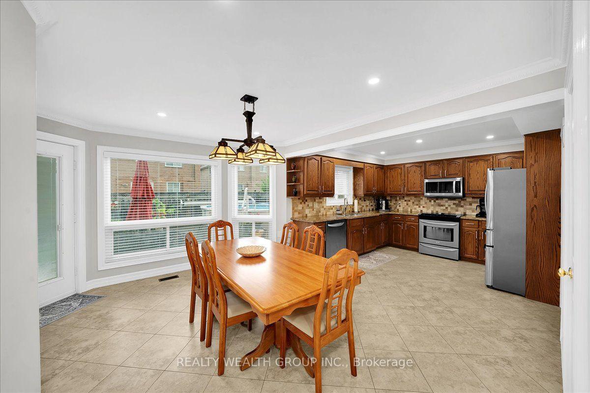 Photo 18 of 1576 Saugeen Drive, Pickering, Amberlea — HOMEH