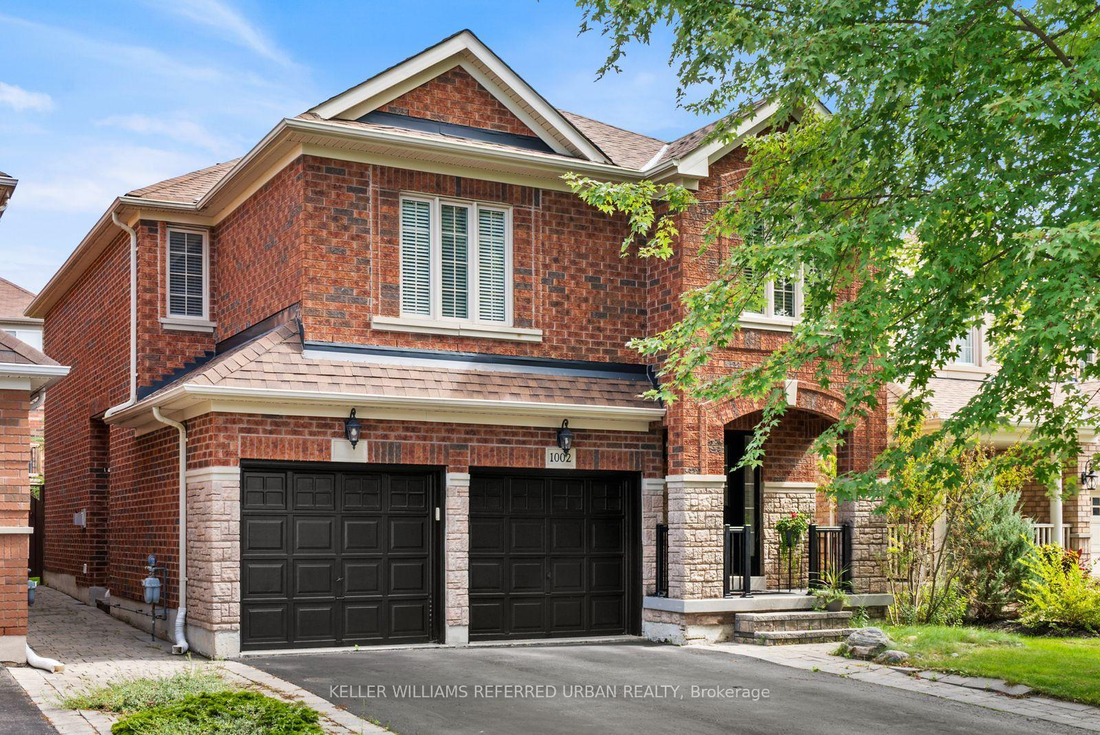Photo of 1002 Oaktree Crescent