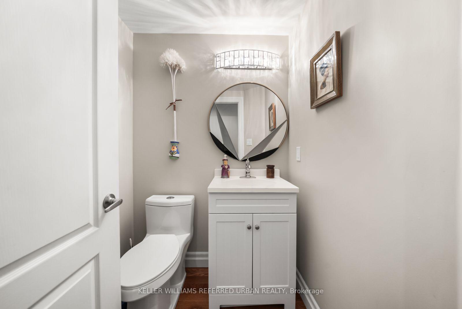 Photo 12 of 1002 Oaktree Crescent, Newmarket, Summerhill Estates — HOMEH