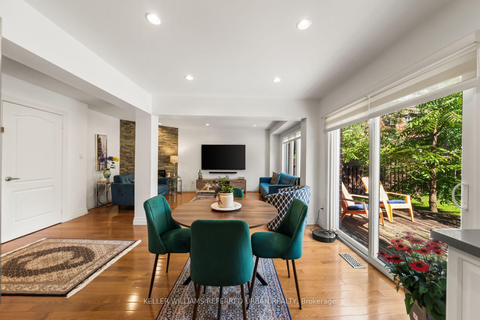 Photo 18 of 1002 Oaktree Crescent, Newmarket, Summerhill Estates — HOMEH