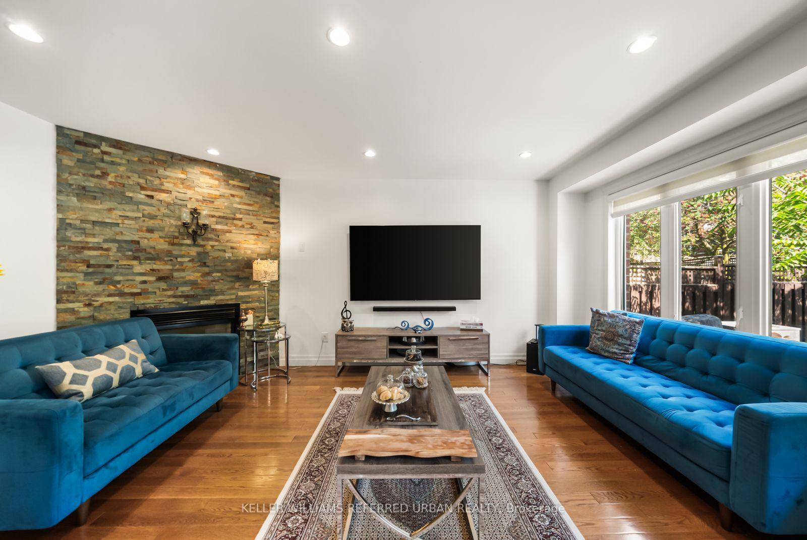 Photo 19 of 1002 Oaktree Crescent, Newmarket, Summerhill Estates — HOMEH
