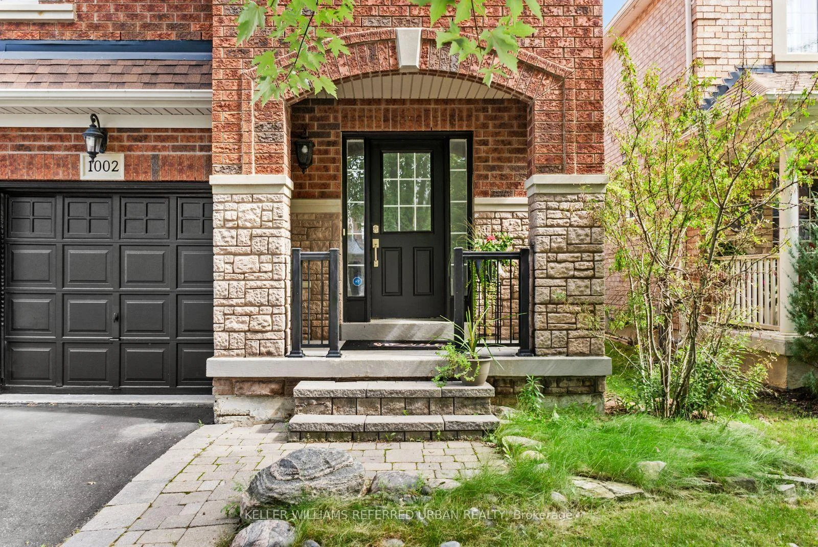 Photo 6 of 1002 Oaktree Crescent, Newmarket, Summerhill Estates — HOMEH
