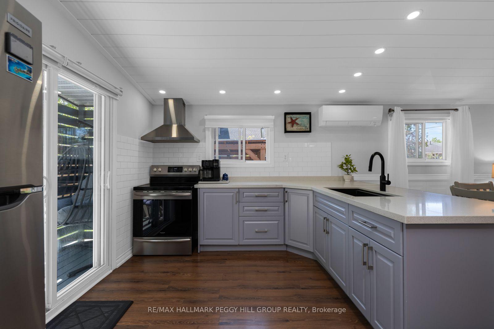 Photo 6 of 41 Laidlaw Street, Wasaga Beach — HOMEH