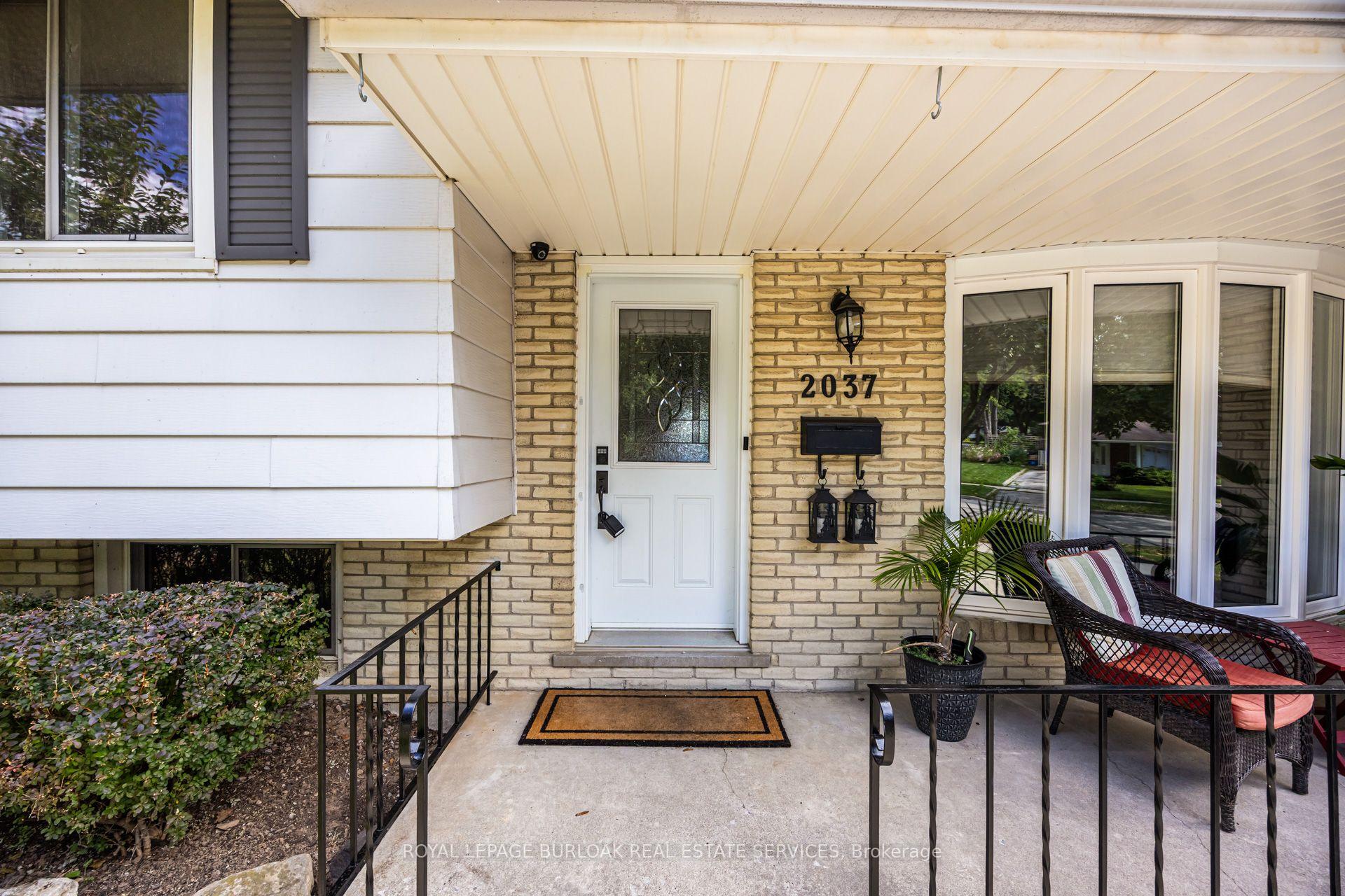 Photo 4 of 2037 Mountain Grove Avenue, Burlington, Brant Hills — HOMEH