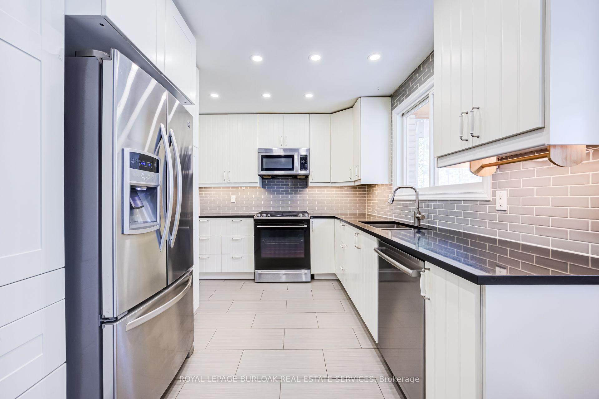 Photo 10 of 2037 Mountain Grove Avenue, Burlington, Brant Hills — HOMEH