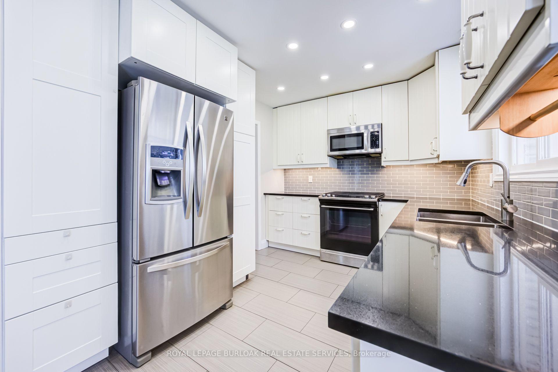 Photo 11 of 2037 Mountain Grove Avenue, Burlington, Brant Hills — HOMEH