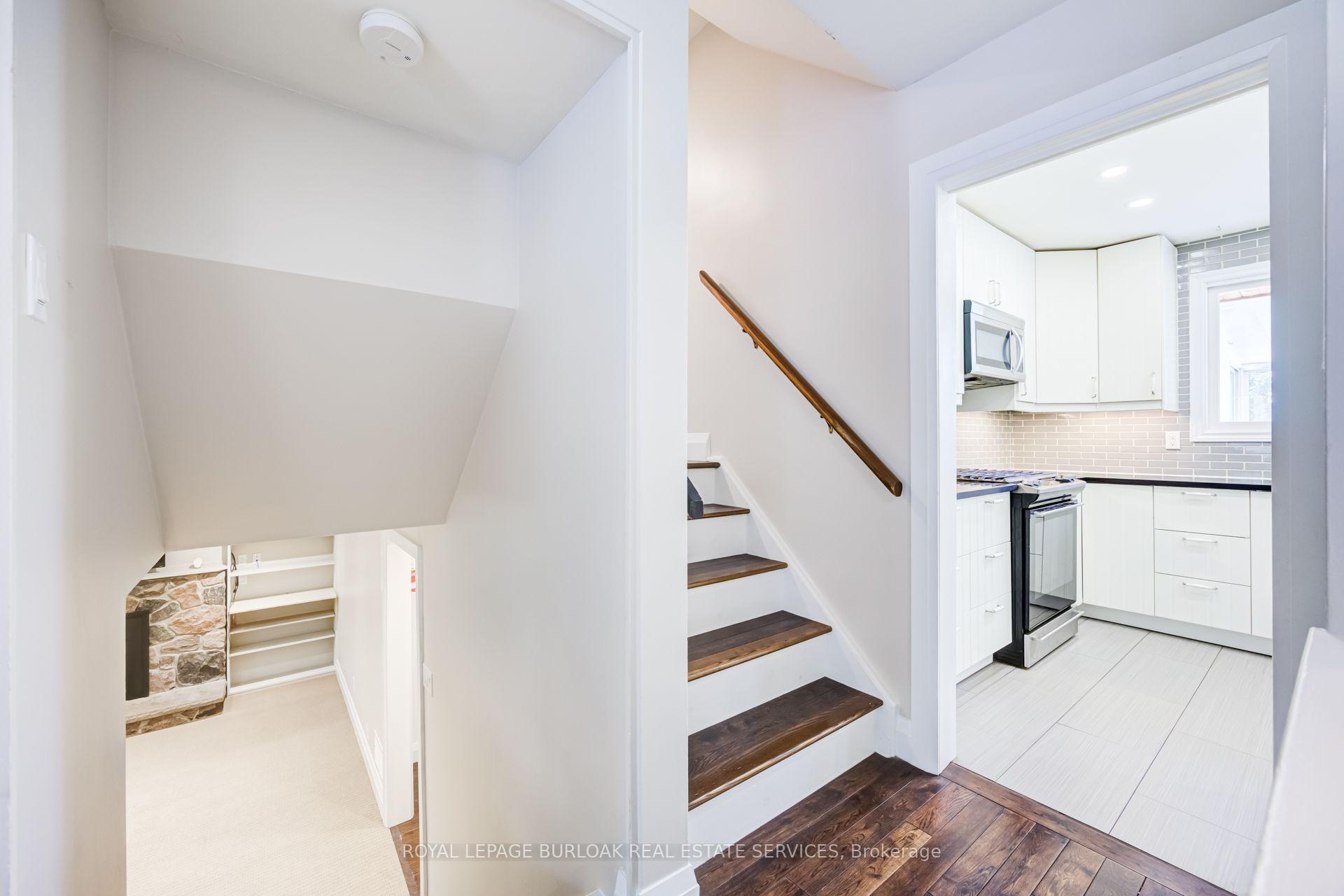 Photo 14 of 2037 Mountain Grove Avenue, Burlington, Brant Hills — HOMEH