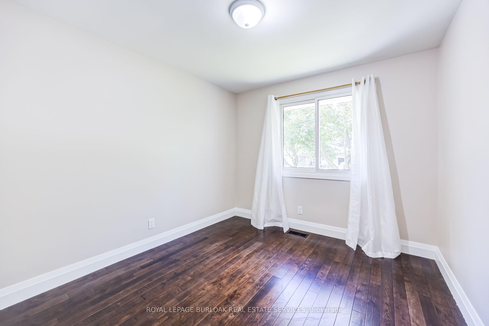 Photo 15 of 2037 Mountain Grove Avenue, Burlington, Brant Hills — HOMEH