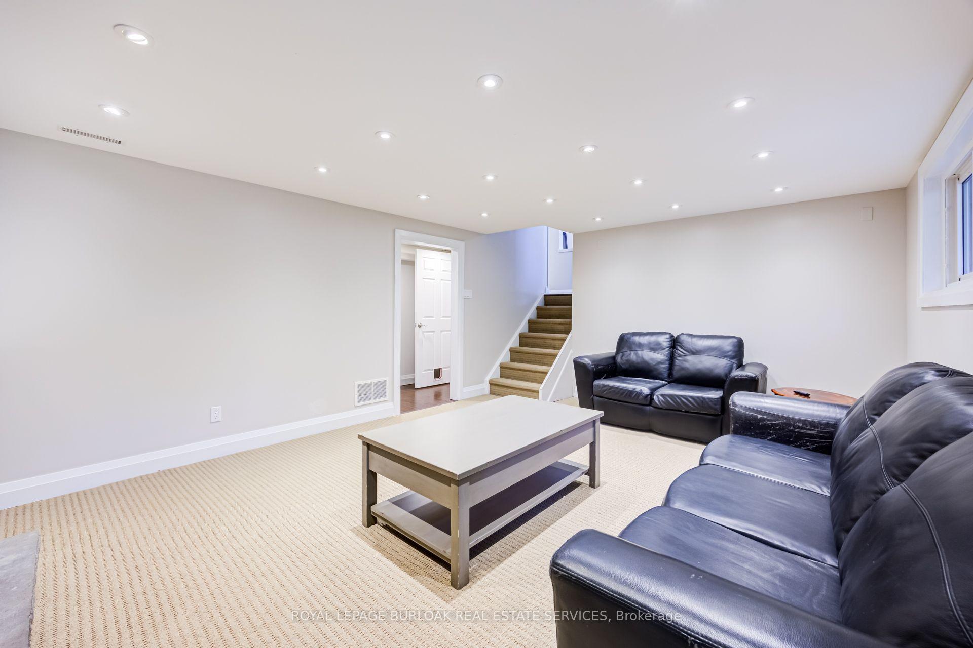 Photo 23 of 2037 Mountain Grove Avenue, Burlington, Brant Hills — HOMEH