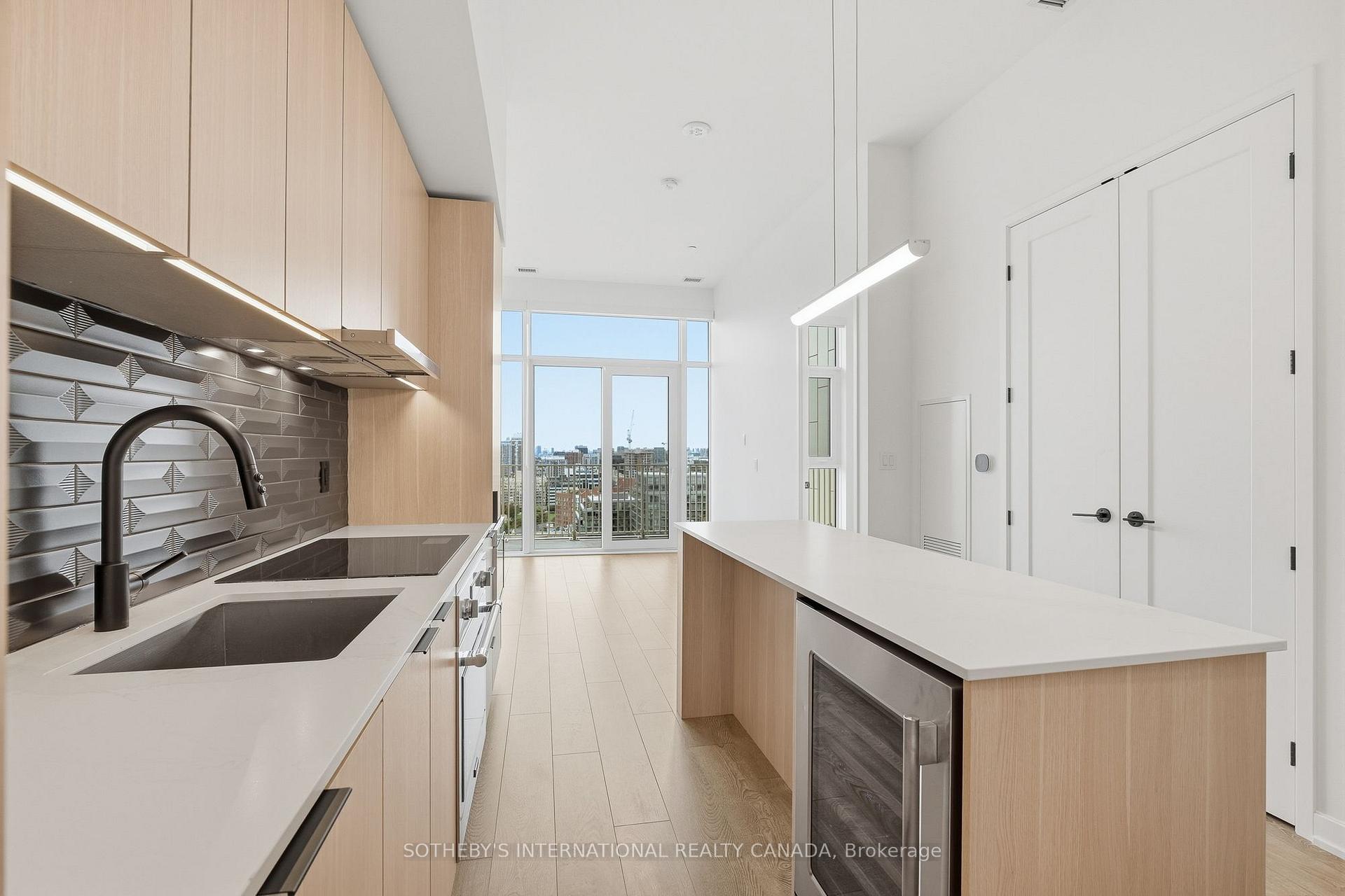Photo 5 of Unit PH01, 88 Bathurst Street, Toronto, Niagara — HOMEH