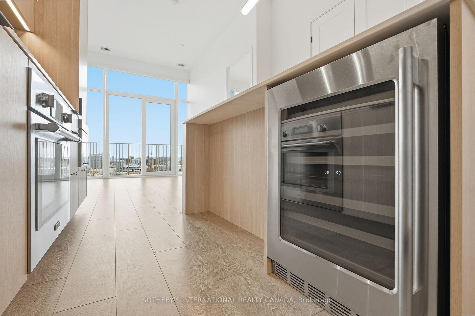 Photo 7 of Unit PH01, 88 Bathurst Street, Toronto, Niagara — HOMEH