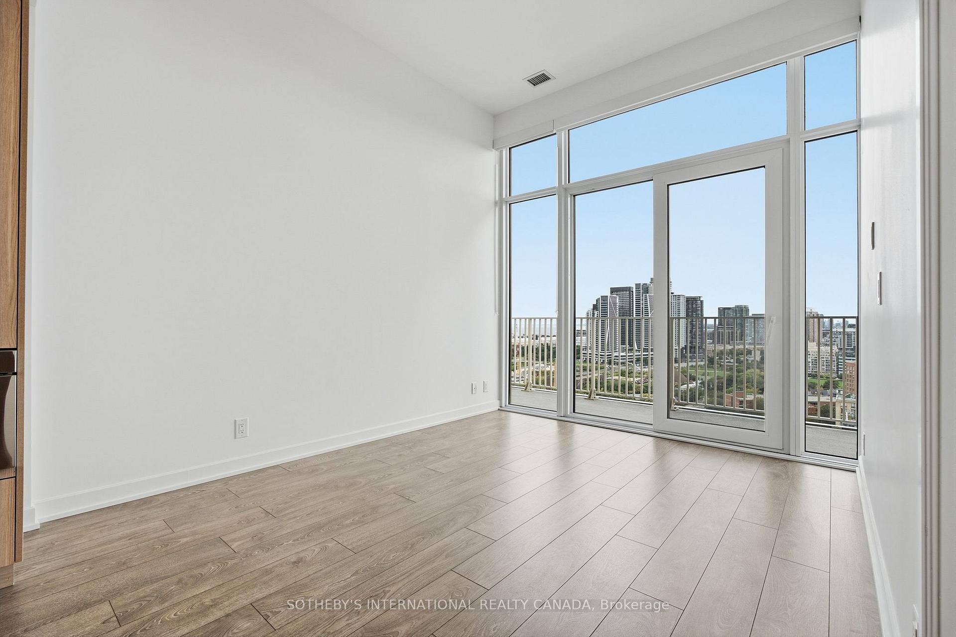 Photo 8 of Unit PH01, 88 Bathurst Street, Toronto, Niagara — HOMEH