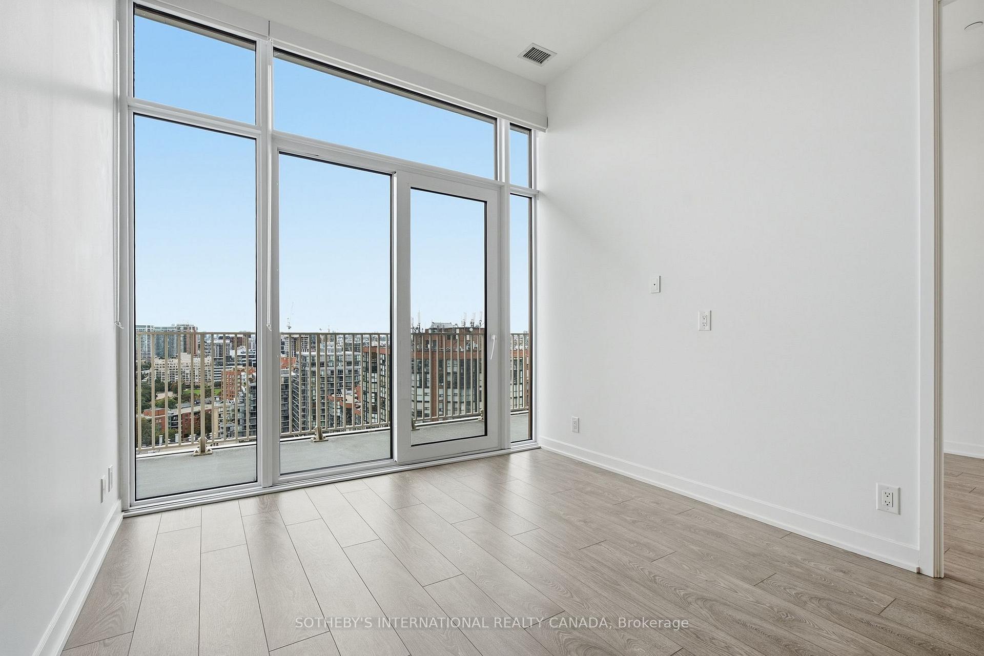 Photo 10 of Unit PH01, 88 Bathurst Street, Toronto, Niagara — HOMEH