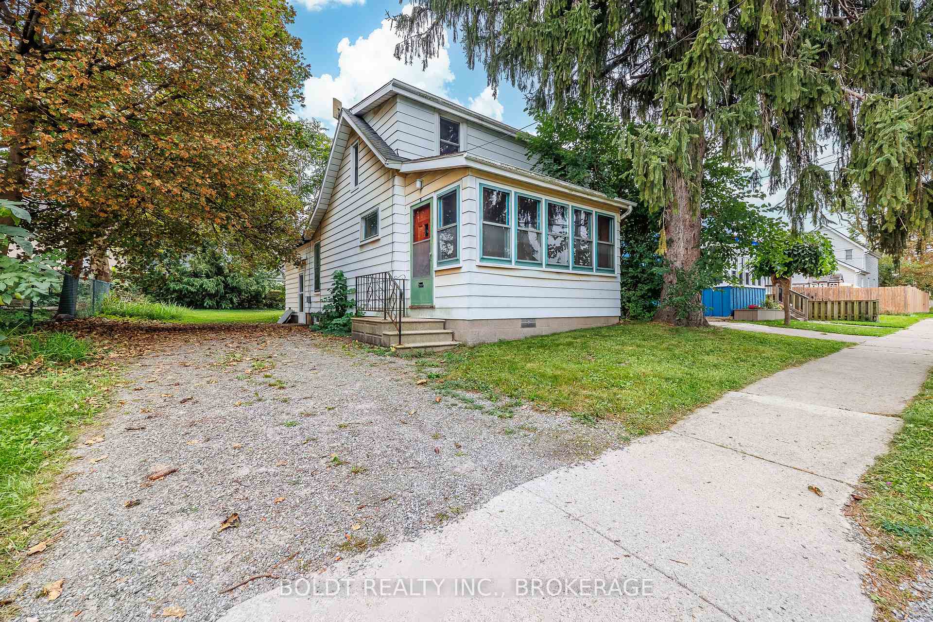 Photo 1 of 35 Regent Street, Thorold, Thorold Downtown — HOMEH