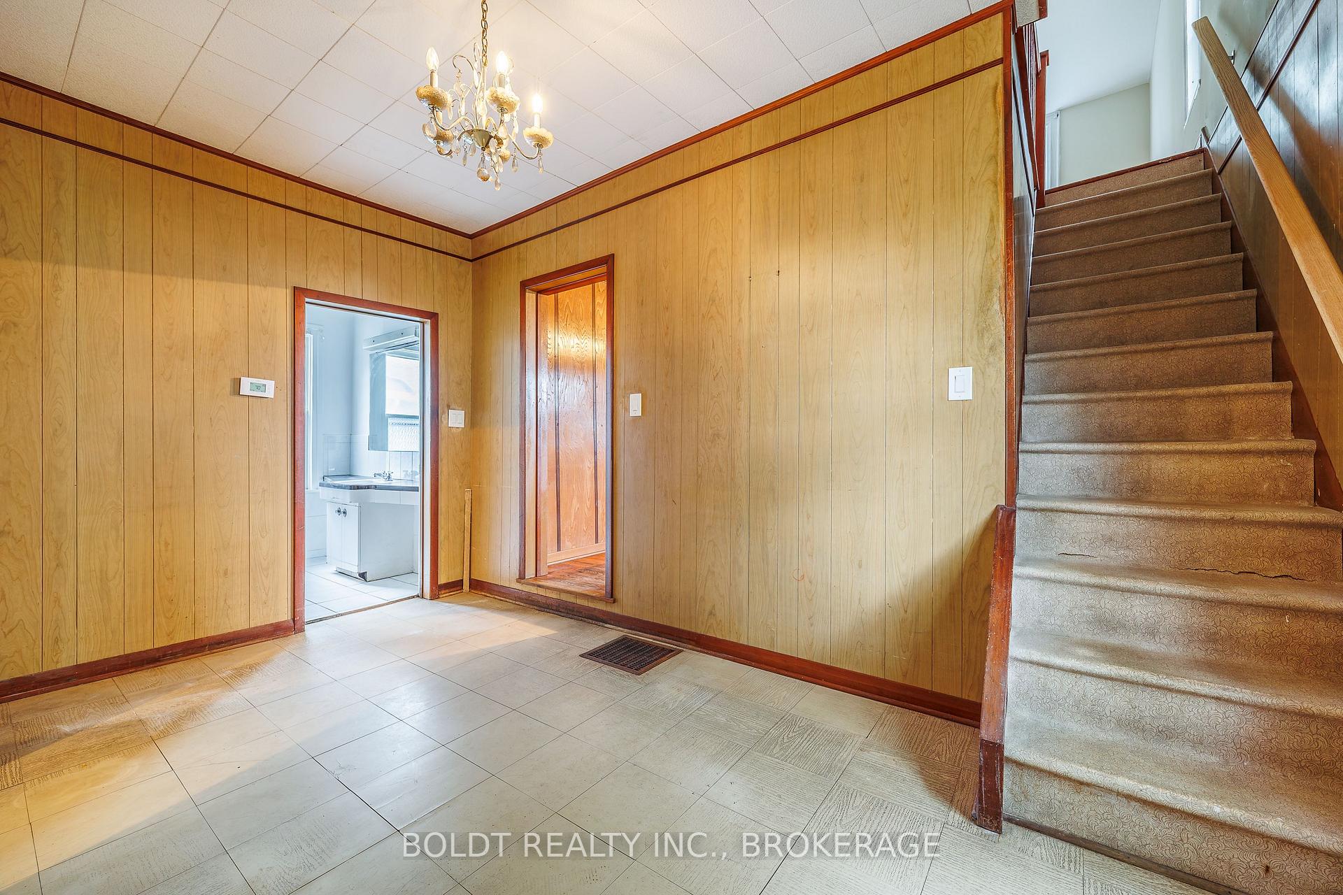 Photo 7 of 35 Regent Street, Thorold, Thorold Downtown — HOMEH