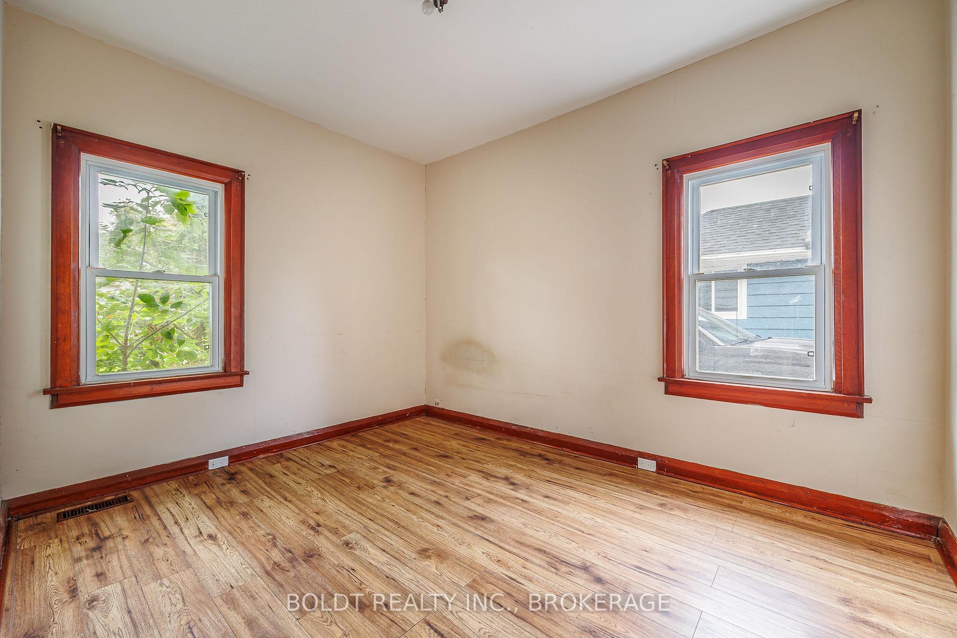 Photo 14 of 35 Regent Street, Thorold, Thorold Downtown — HOMEH