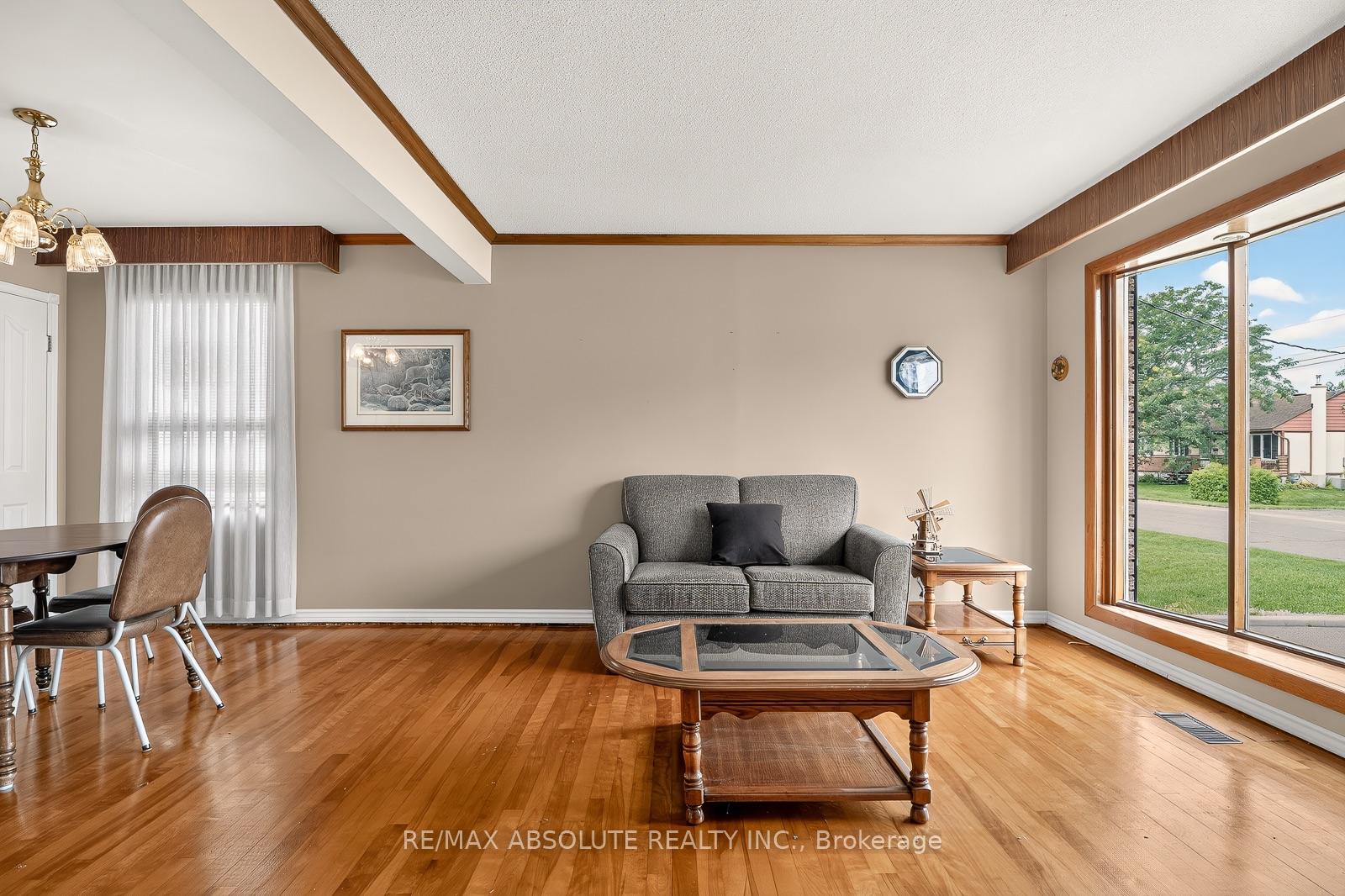Photo 10 of 1880 Kingsdale Avenue, Ottawa, Blossom Park/Leitrim — HOMEH