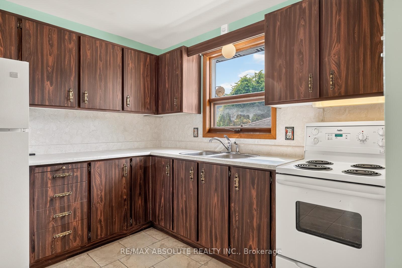 Photo 19 of 1880 Kingsdale Avenue, Ottawa, Blossom Park/Leitrim — HOMEH