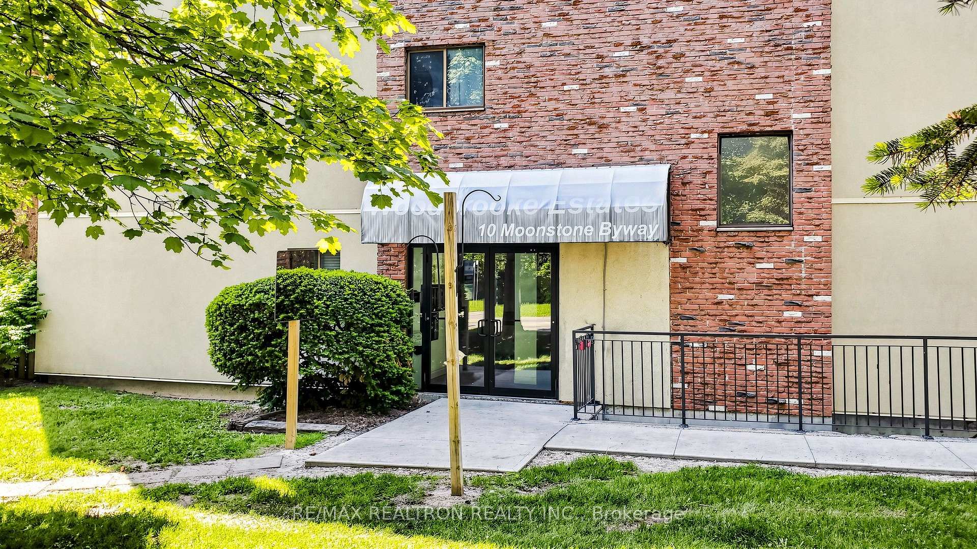 Photo 61 of Unit 151, 10 Moonstone Byway, North York, Hillcrest Village — HOMEH