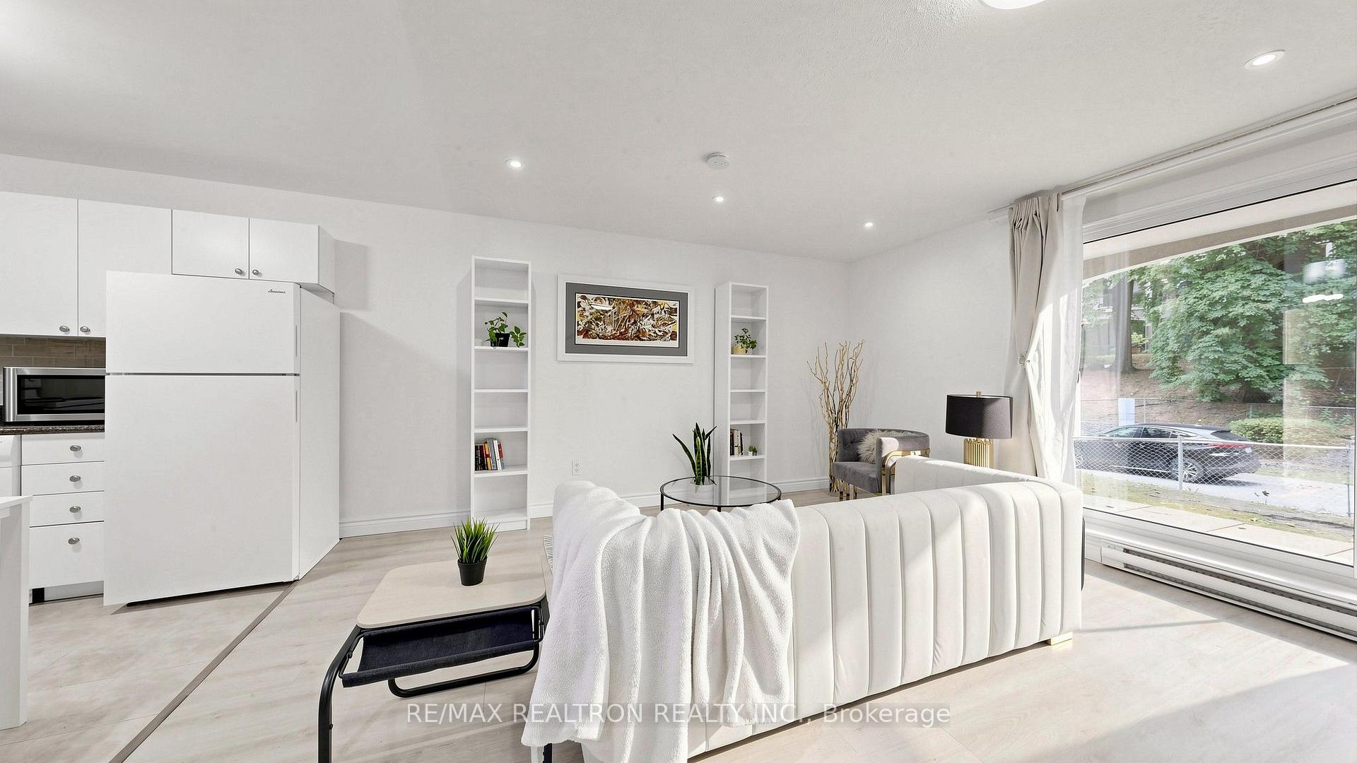 Photo 10 of Unit 151, 10 Moonstone Byway, North York, Hillcrest Village — HOMEH