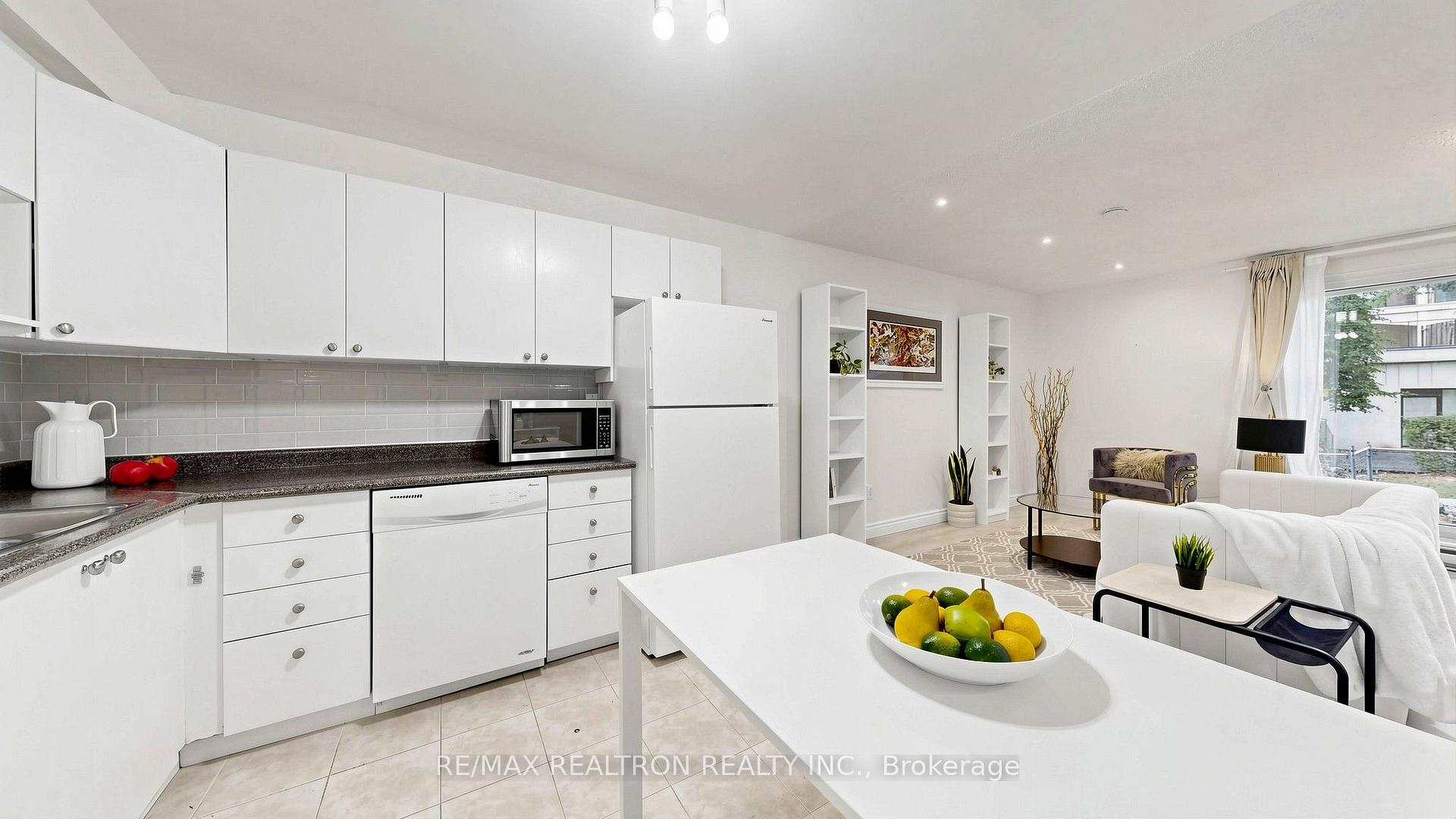 Photo 16 of Unit 151, 10 Moonstone Byway, North York, Hillcrest Village — HOMEH