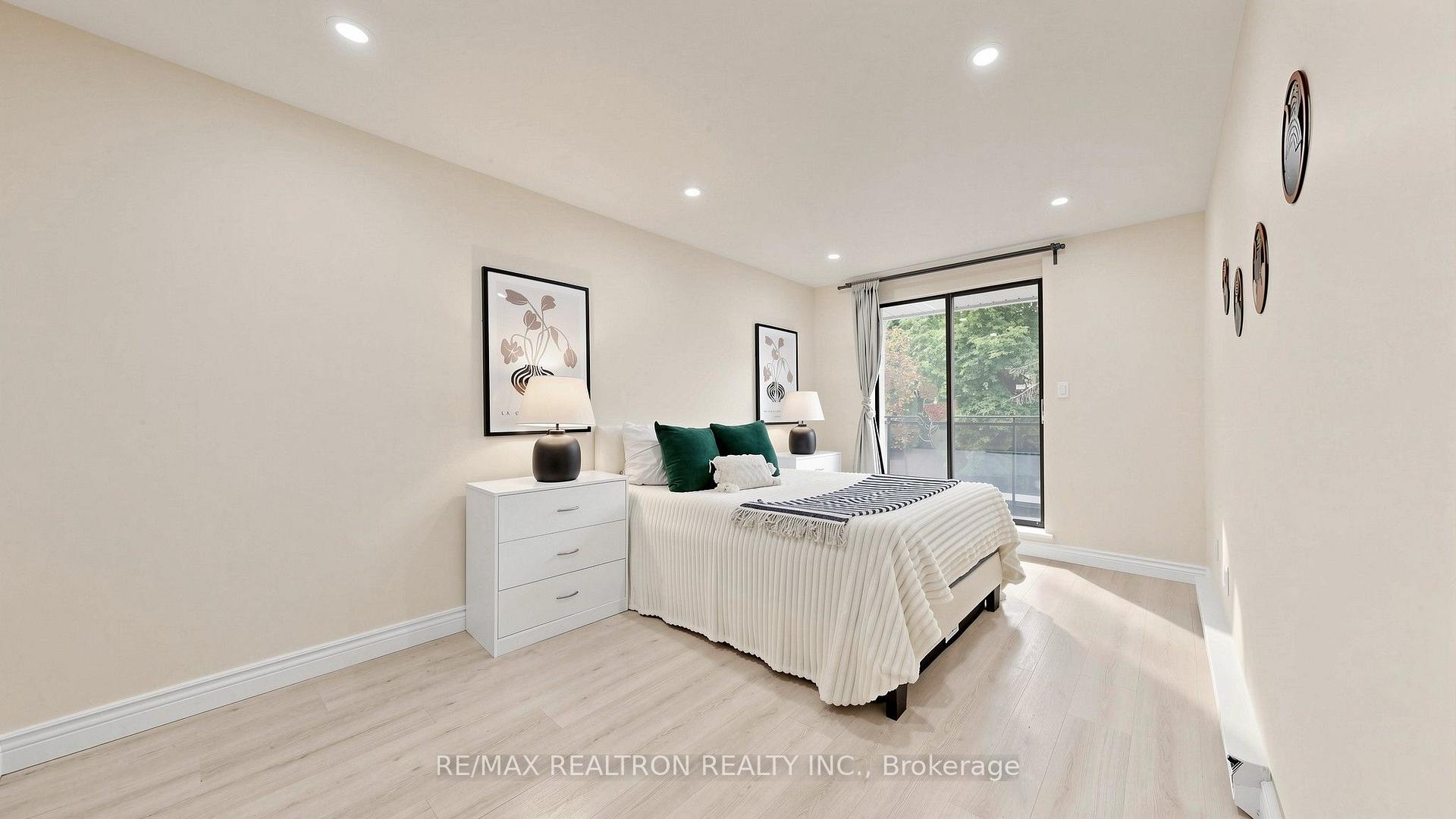 Photo 43 of Unit 151, 10 Moonstone Byway, North York, Hillcrest Village — HOMEH