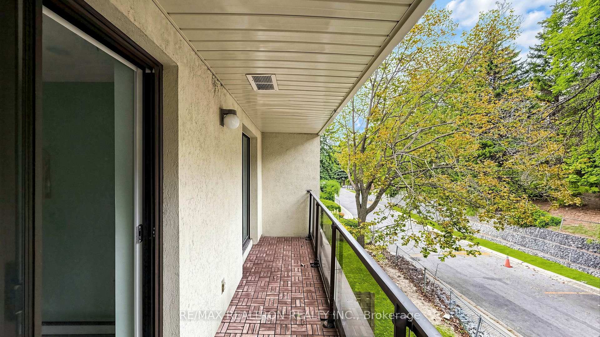 Photo 67 of Unit 151, 10 Moonstone Byway, North York, Hillcrest Village — HOMEH