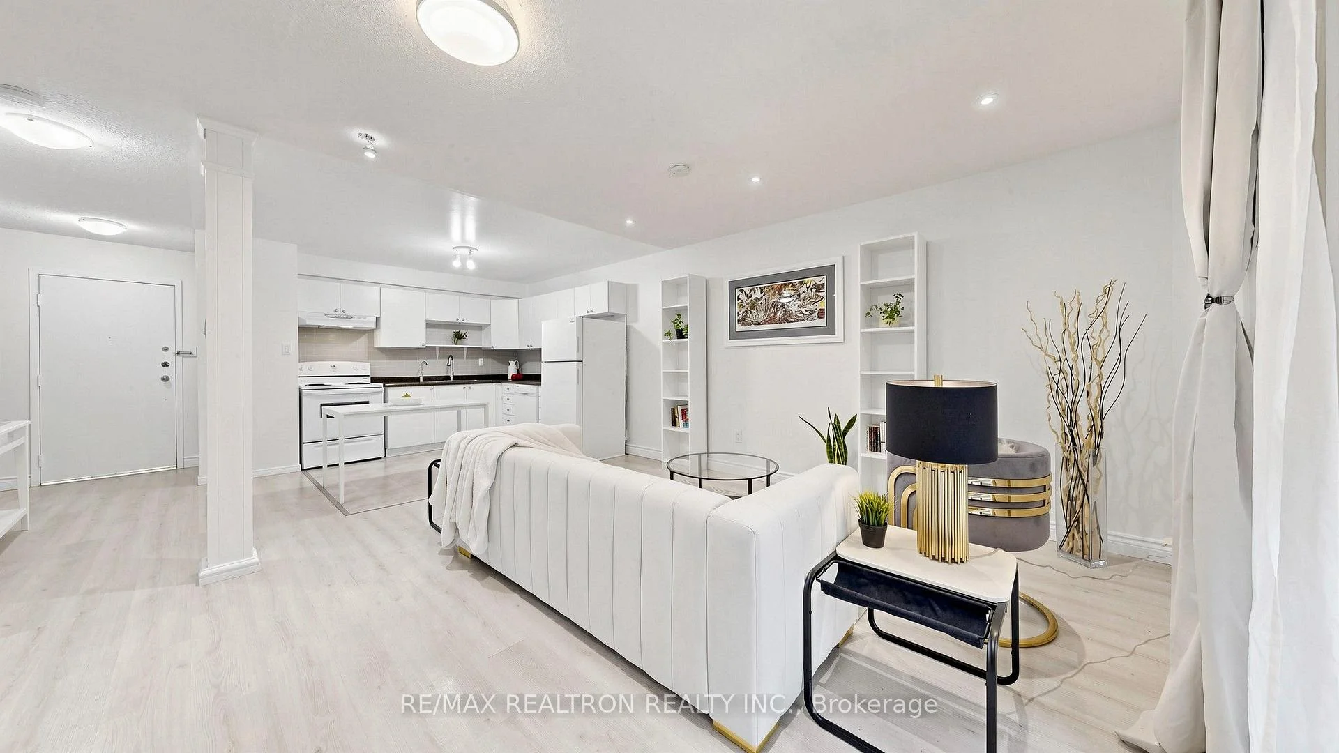 Photo 12 of Unit 151, 10 Moonstone Byway, North York, Hillcrest Village — HOMEH