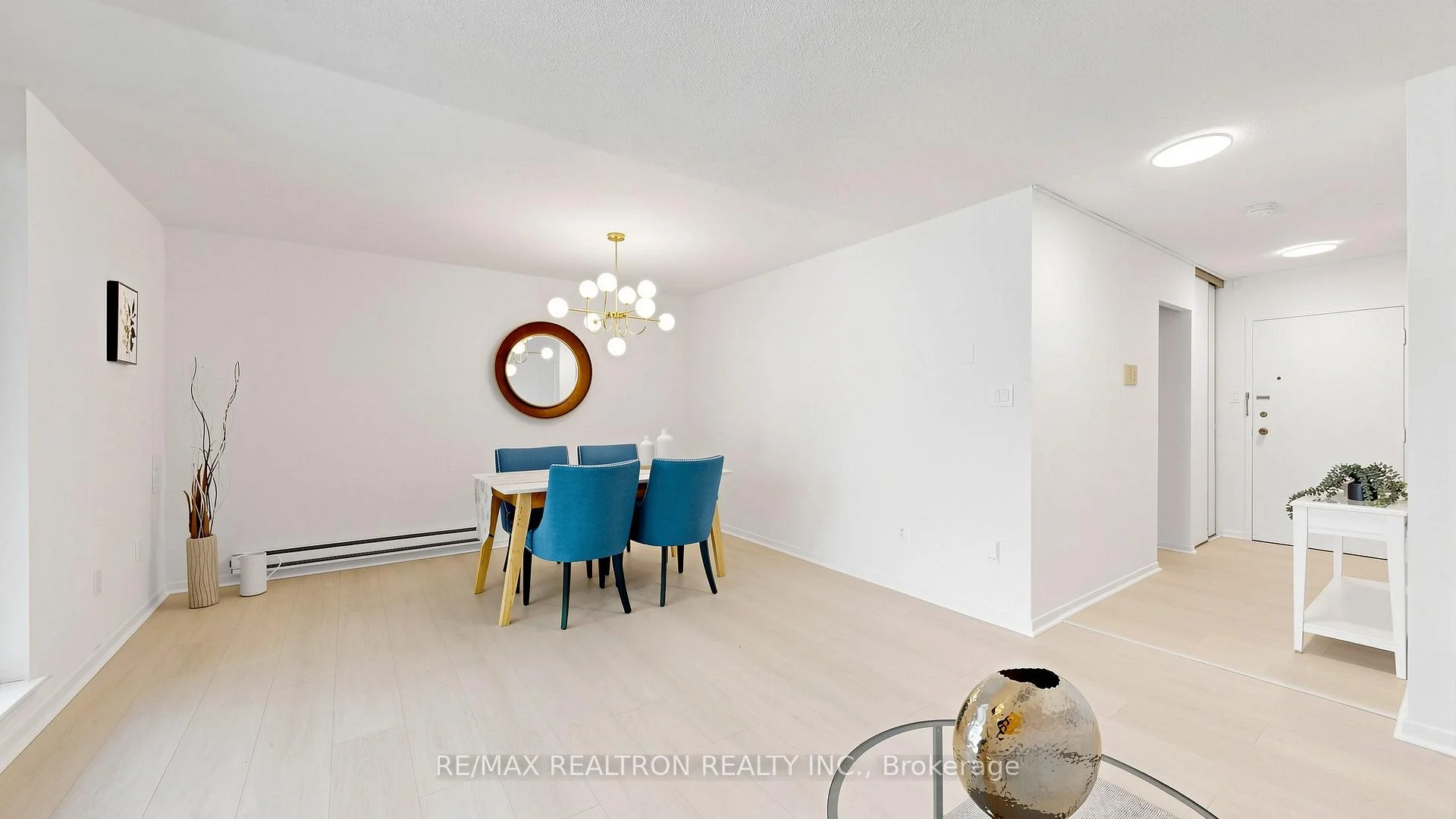 Photo 17 of Unit 151, 10 Moonstone Byway, North York, Hillcrest Village — HOMEH