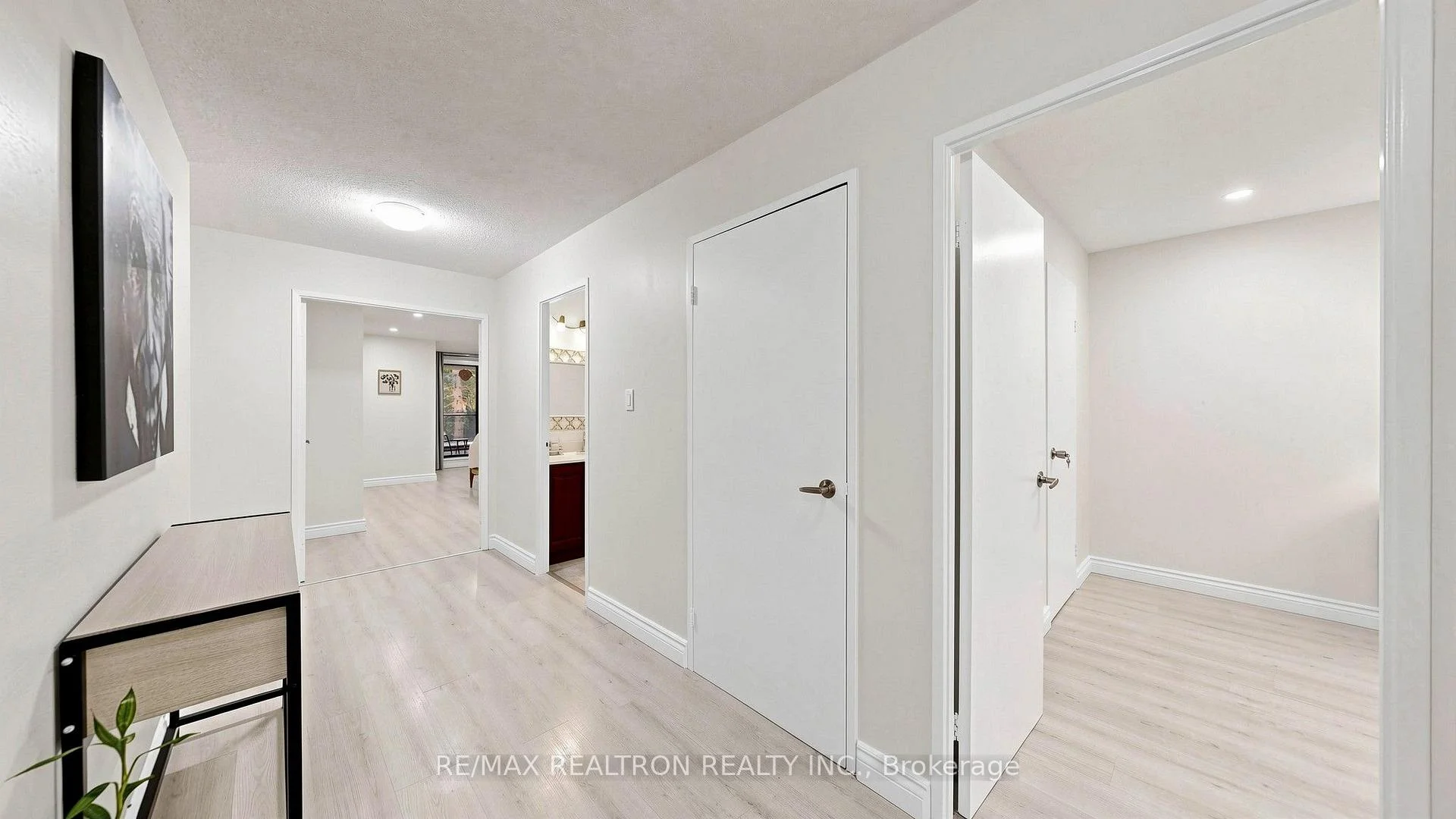 Photo 27 of Unit 151, 10 Moonstone Byway, North York, Hillcrest Village — HOMEH