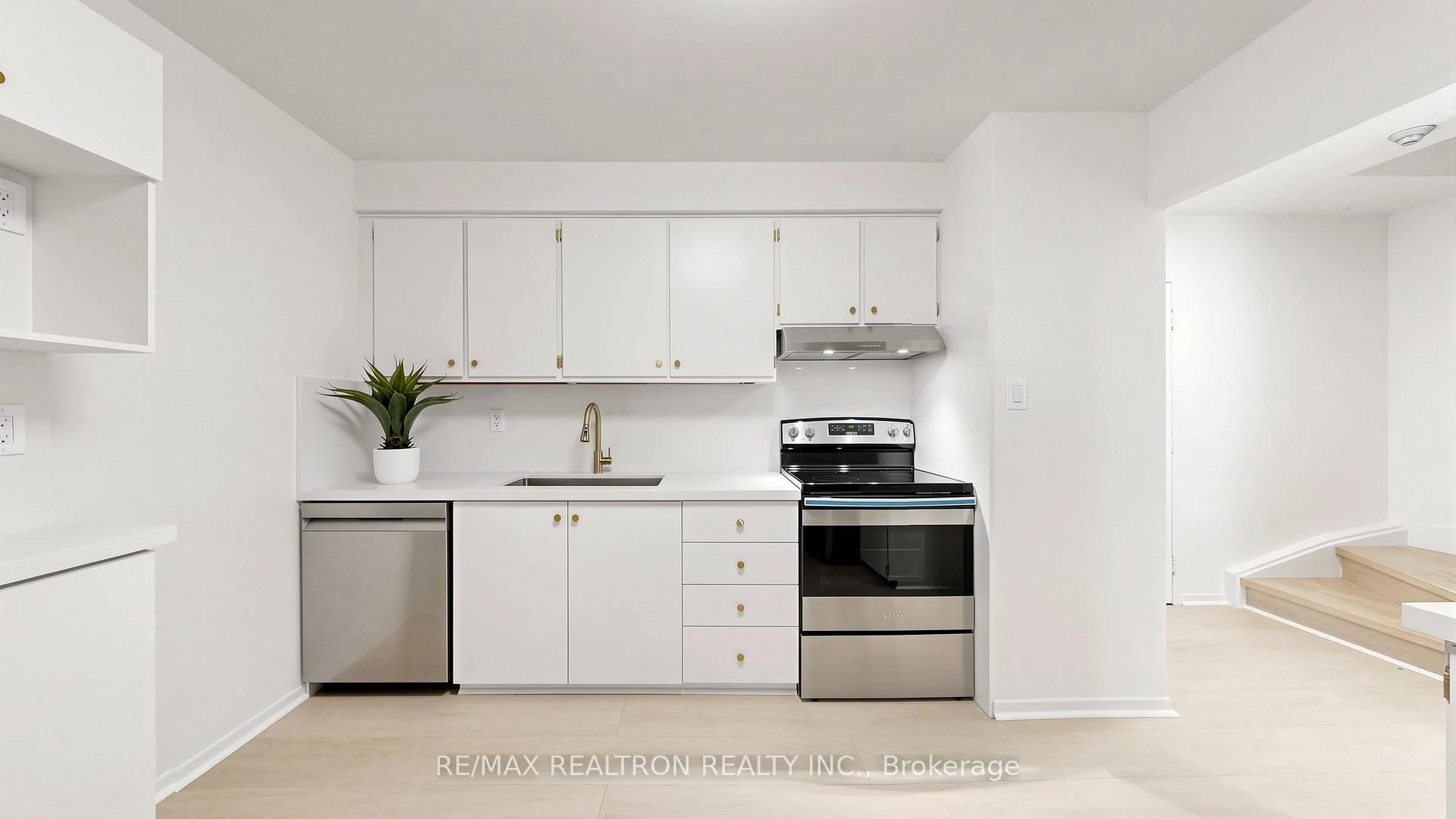 Photo 32 of Unit 151, 10 Moonstone Byway, North York, Hillcrest Village — HOMEH