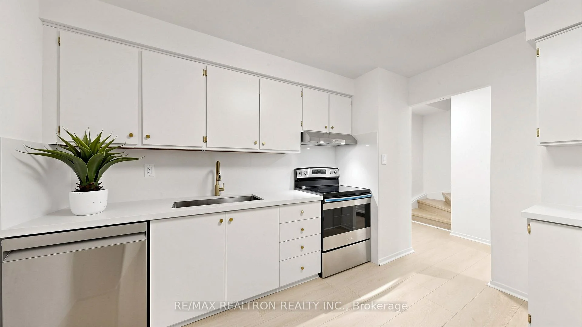 Photo 35 of Unit 151, 10 Moonstone Byway, North York, Hillcrest Village — HOMEH