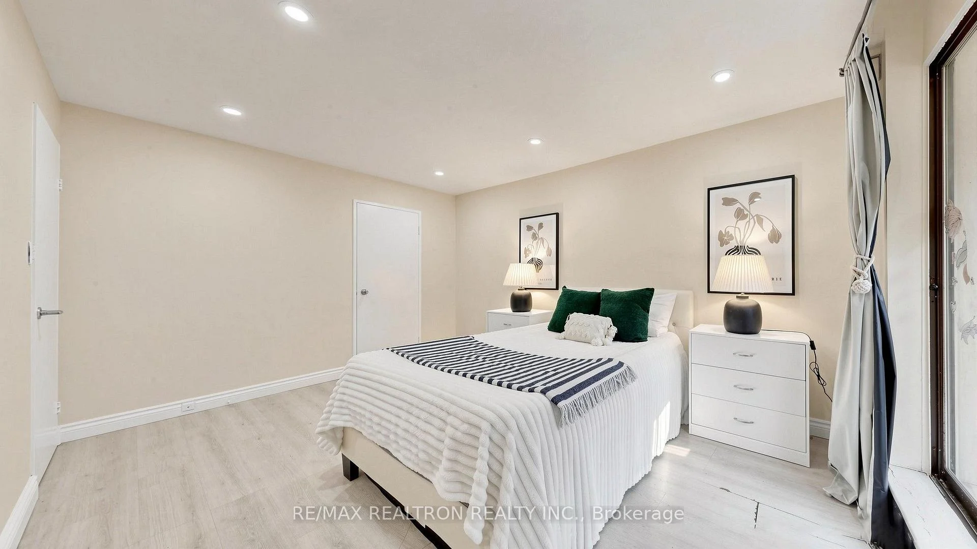 Photo 51 of Unit 151, 10 Moonstone Byway, North York, Hillcrest Village — HOMEH