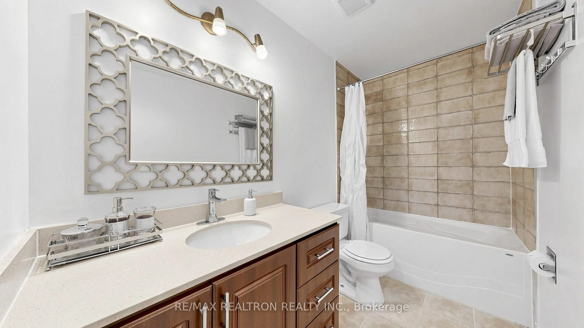 Photo 57 of Unit 151, 10 Moonstone Byway, North York, Hillcrest Village — HOMEH