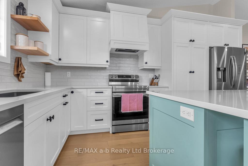 Photo 23 of 6744 Hacienda Road, Malahide, Rural Malahide — HOMEH