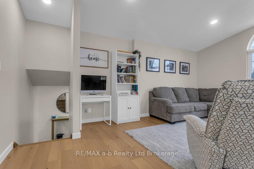 Photo 26 of 6744 Hacienda Road, Malahide, Rural Malahide — HOMEH