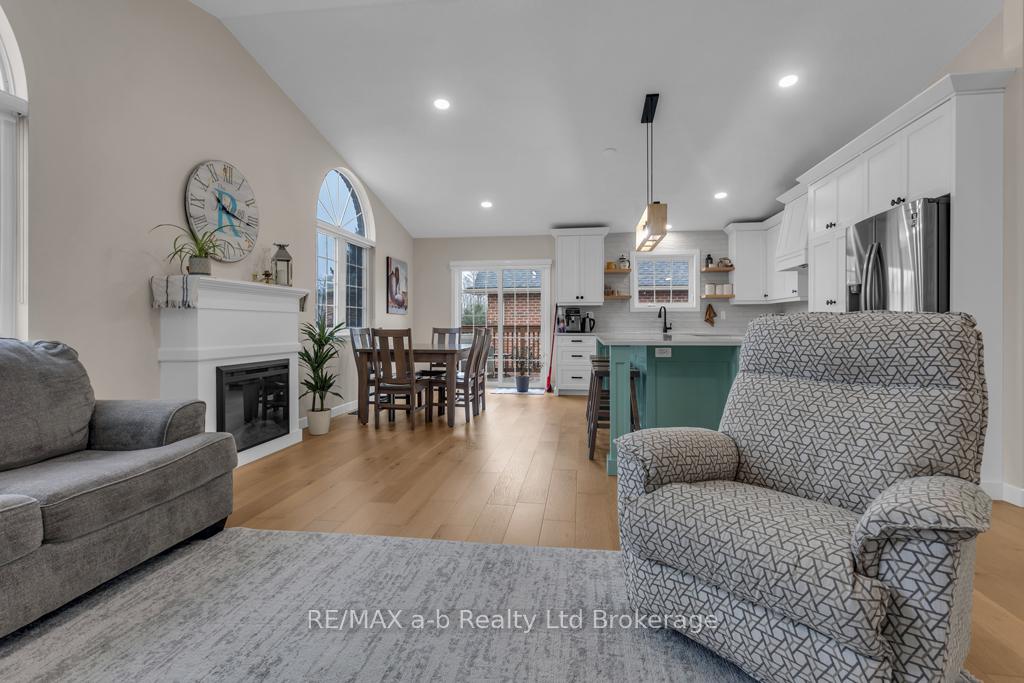 Photo 28 of 6744 Hacienda Road, Malahide, Rural Malahide — HOMEH