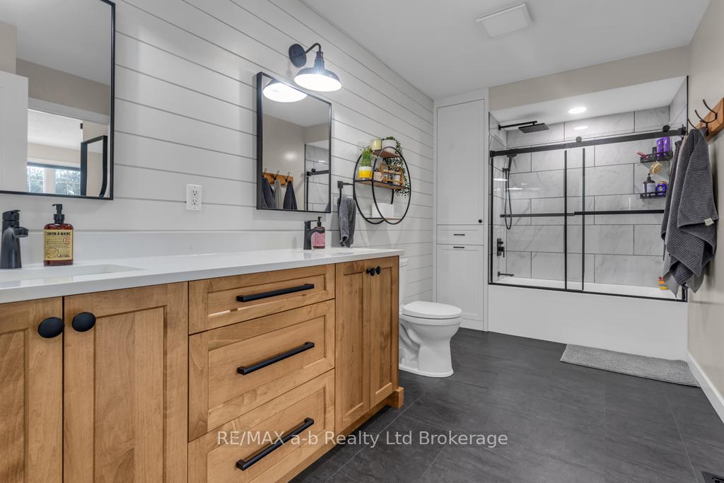 Photo 29 of 6744 Hacienda Road, Malahide, Rural Malahide — HOMEH