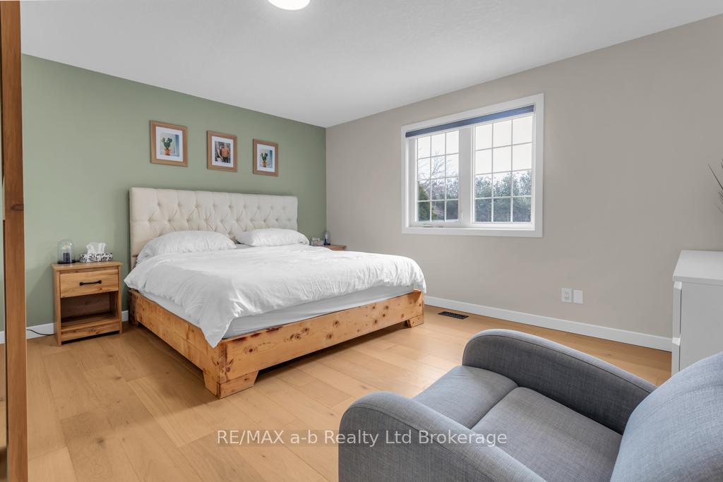 Photo 33 of 6744 Hacienda Road, Malahide, Rural Malahide — HOMEH