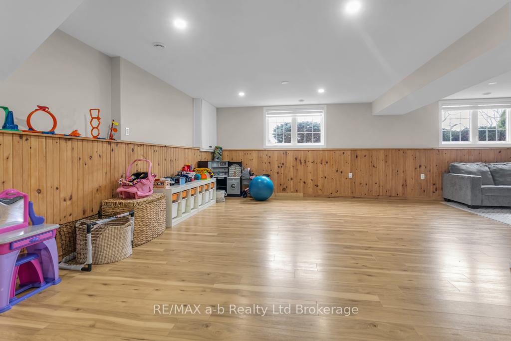 Photo 38 of 6744 Hacienda Road, Malahide, Rural Malahide — HOMEH