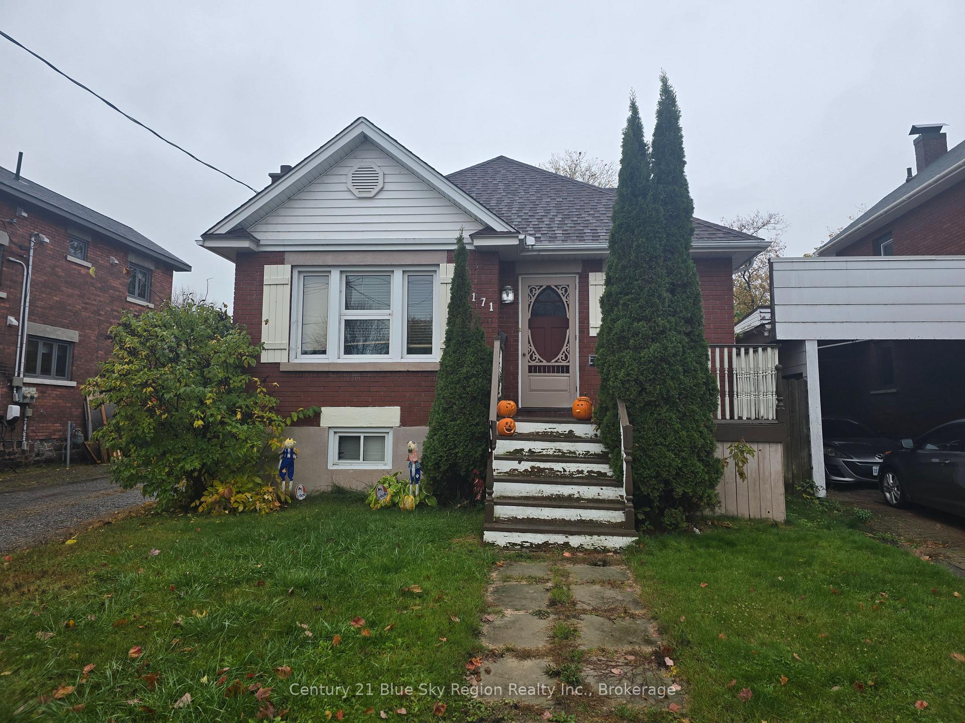 Photo of 171 Fifth Avenue W