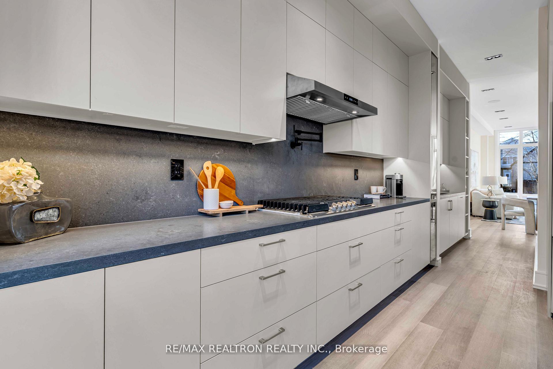 Photo 10 of 19 Topham Road, Toronto, O'Connor-Parkview — HOMEH