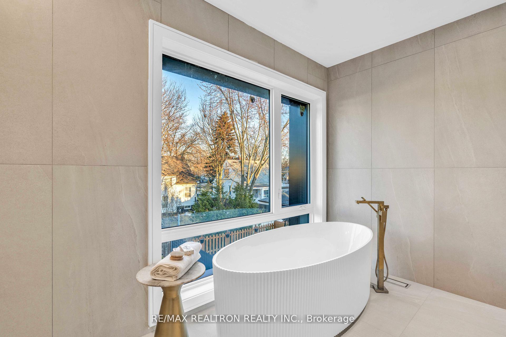 Photo 23 of 19 Topham Road, Toronto, O'Connor-Parkview — HOMEH