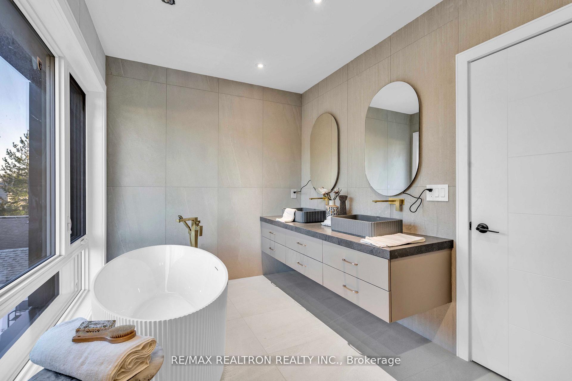 Photo 24 of 19 Topham Road, Toronto, O'Connor-Parkview — HOMEH