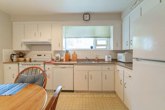 Photo 4 of 51 Heath Street E, Toronto, Rosedale-Moore Park — HOMEH