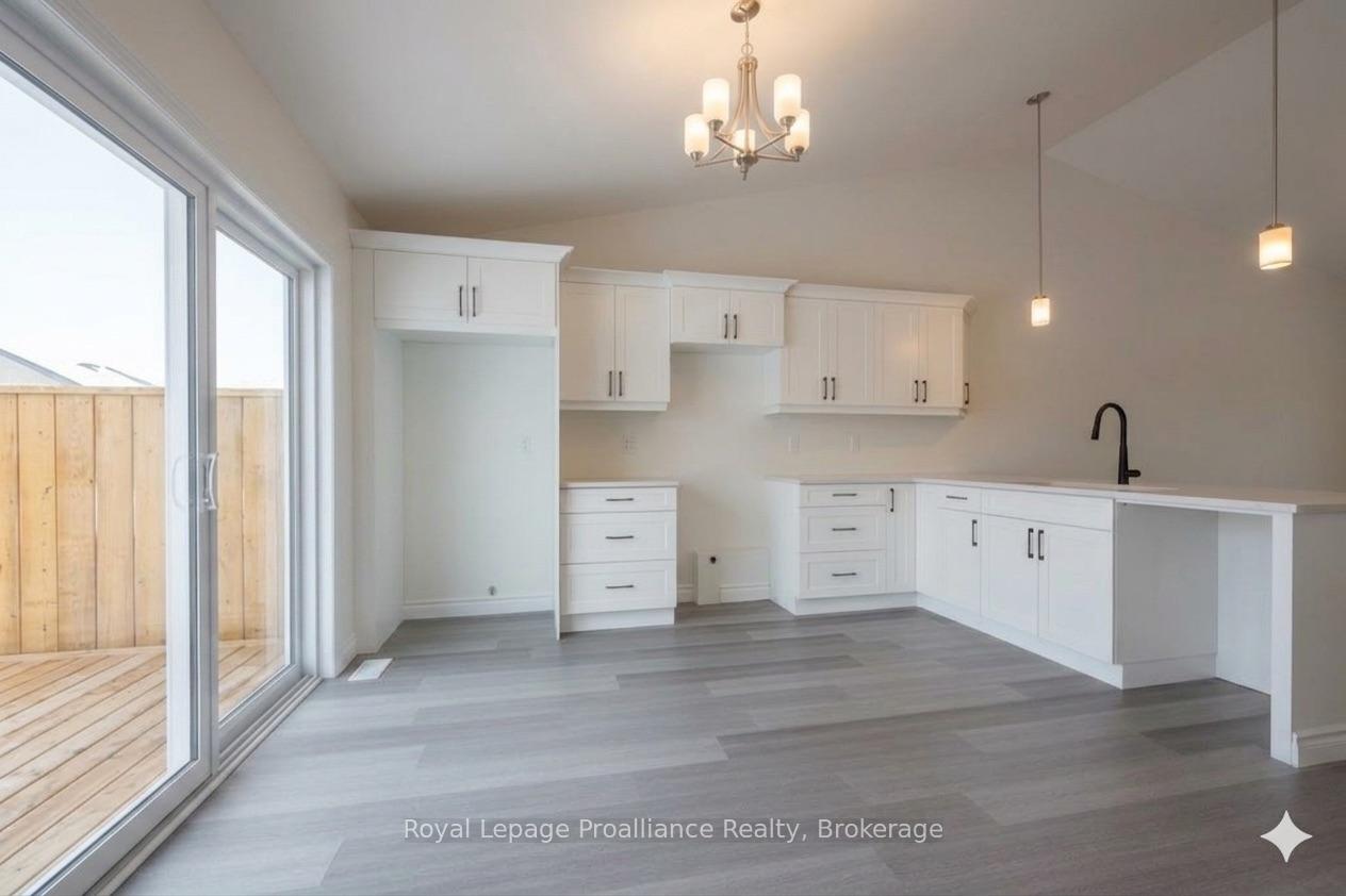 Photo 9 of 121 Farrington Crescent, Prince Edward County, Picton Ward — HOMEH